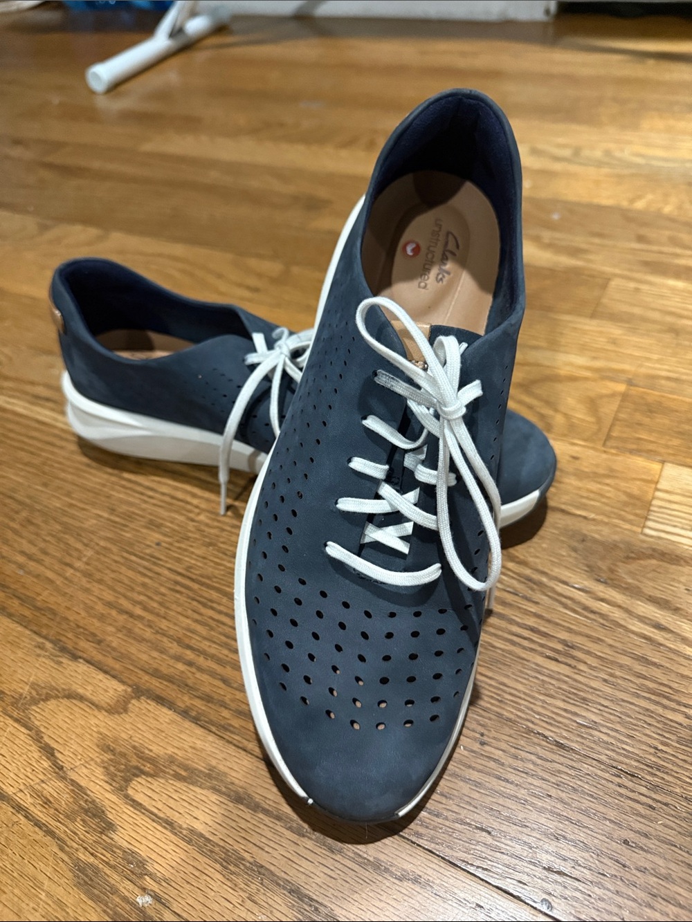 Clarks Unstructured Un Rio Tie Leather sneakers, dusty blue, womens size 9.5